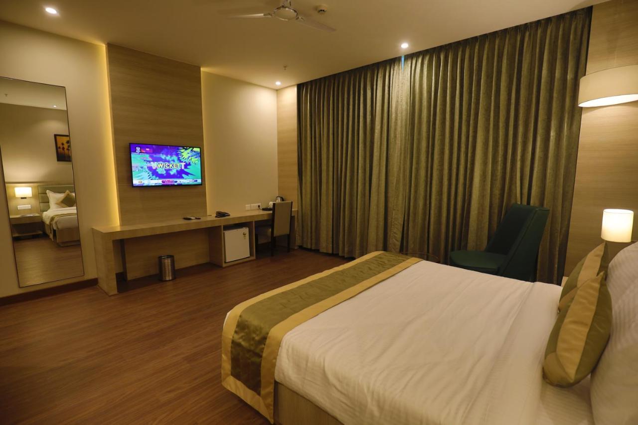 Goa Country Club Hotel Gurgaon Exterior foto