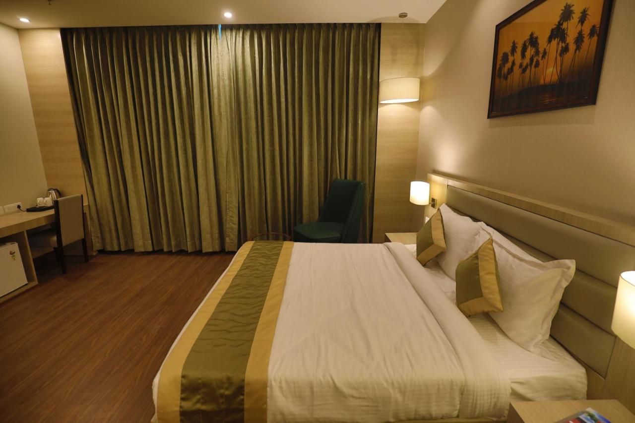 Goa Country Club Hotel Gurgaon Exterior foto