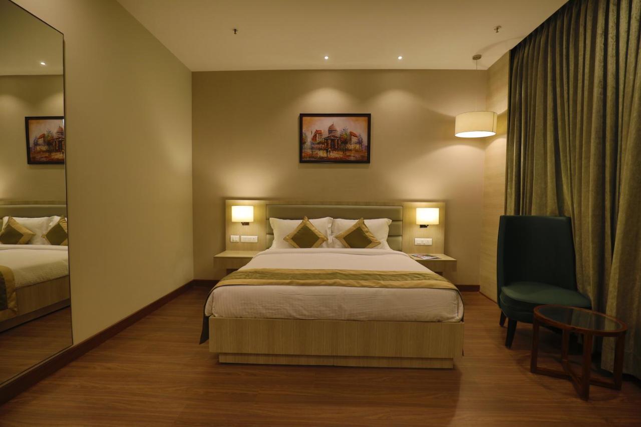 Goa Country Club Hotel Gurgaon Exterior foto
