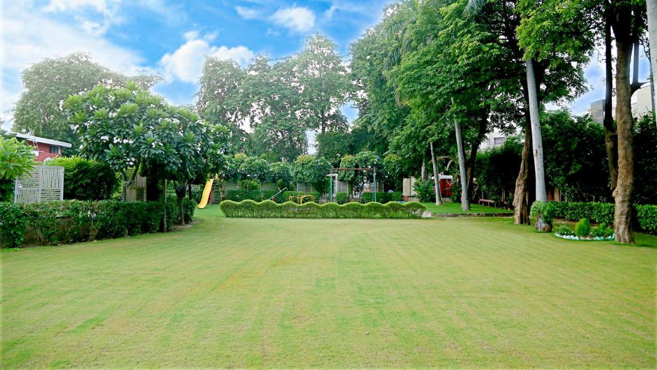 Goa Country Club Hotel Gurgaon Exterior foto
