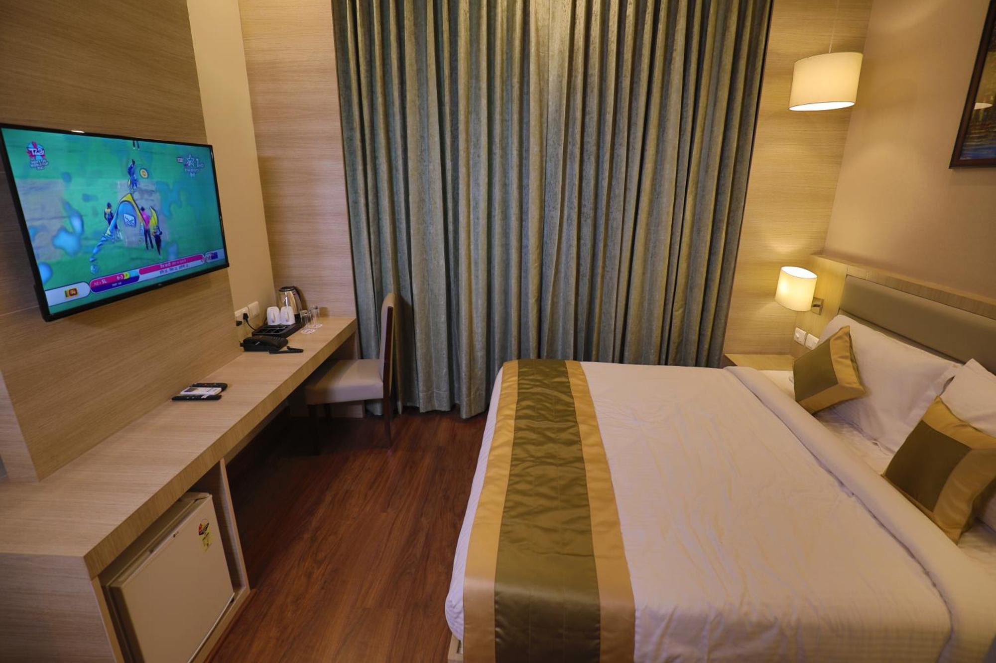 Goa Country Club Hotel Gurgaon Exterior foto