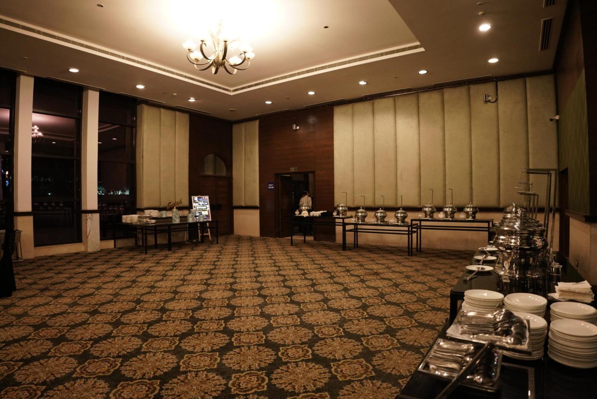 Goa Country Club Hotel Gurgaon Exterior foto