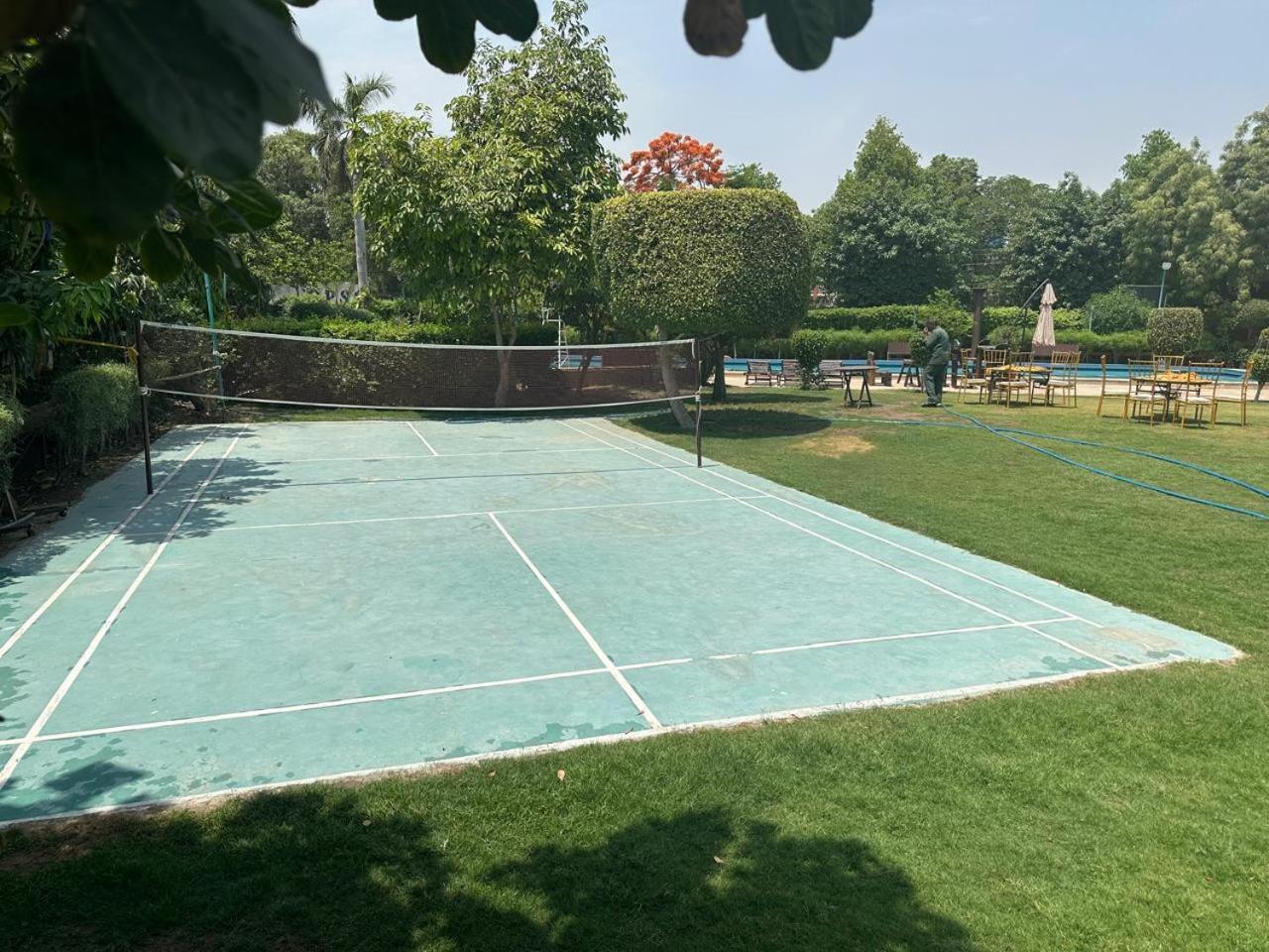 Goa Country Club Hotel Gurgaon Exterior foto